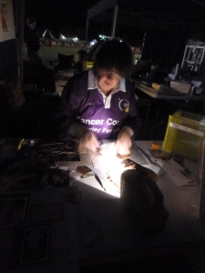 Team leader Sandra scraps while not walking by torchlight